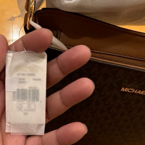 Michael Kors Jet Set Travel Small Signature Logo Messenger Bag - Picture 4 of 9